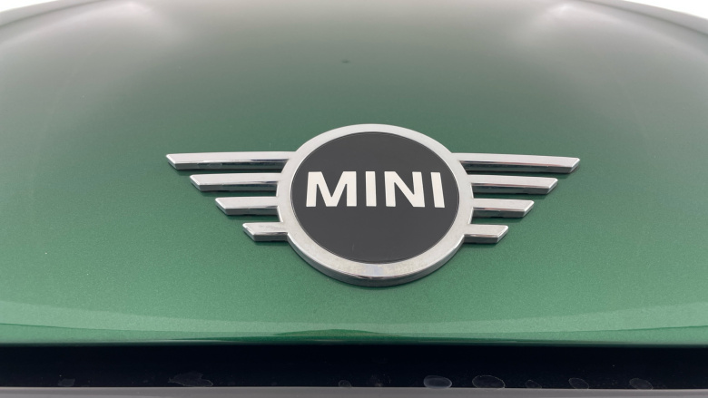 MINI Hatchback 1.5 Cooper Classic Premium 5dr Auto Petrol Hatchback